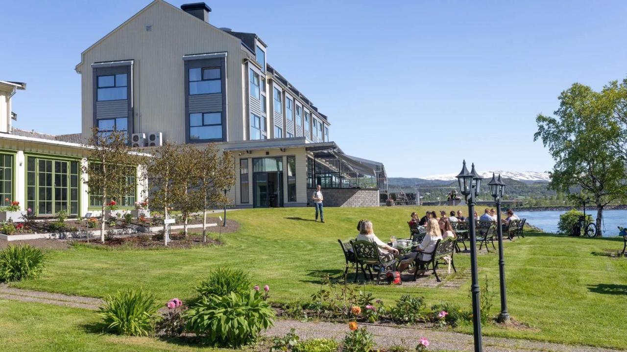 Fru Haugans Hotel Mosjoen Exterior photo