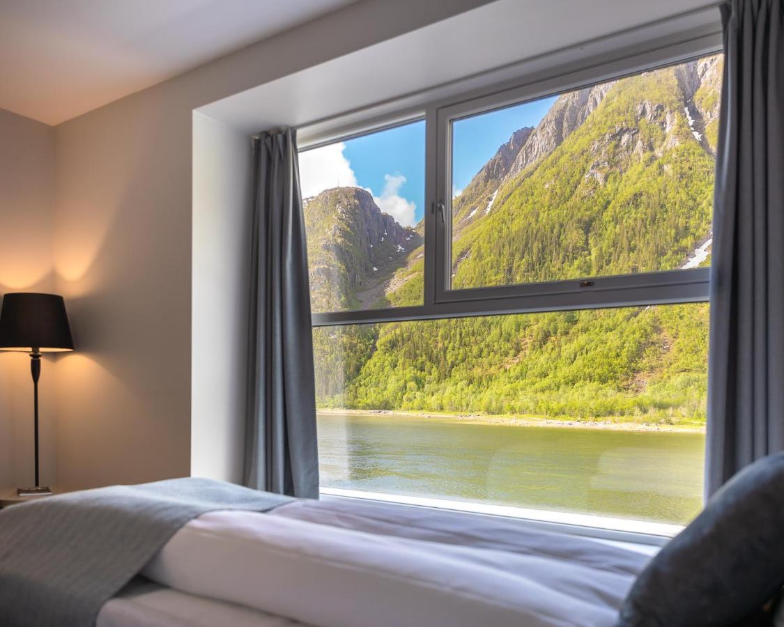 Fru Haugans Hotel Mosjoen Exterior photo