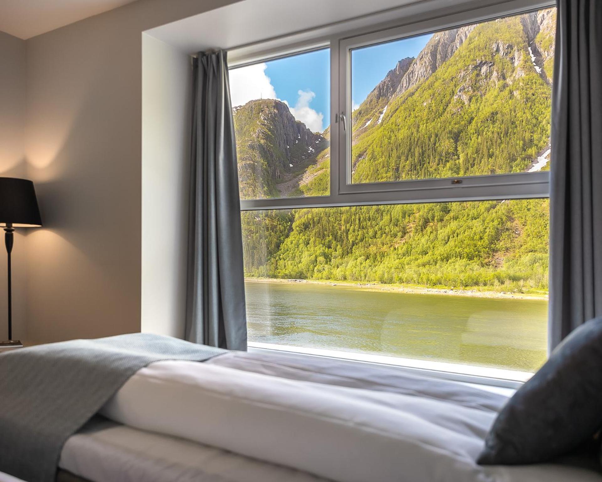Fru Haugans Hotel Mosjoen Exterior photo